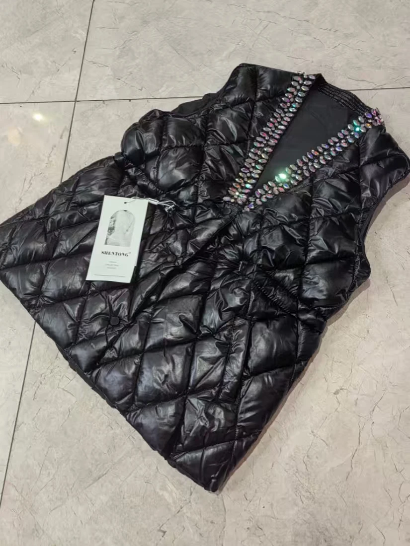 เสื้อกั๊กผ้าฝ้ายบุหนาสำหรับผู้หญิง รุ่นใหม่ ภาพถ่ายจริง เสื้อแจ็คเก็ตแขนกุดสำหรับฤดูใบไม้ร่วงและฤดูหนาว เสื้อผ้าหนา อุ่น สำหรับผู้หญิง เสื้อคลุมตัวนอก