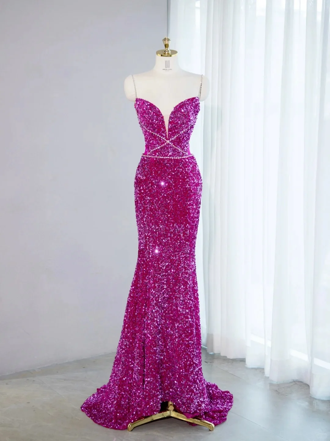 Robe de soirée sirène rouge Rose, col en v, paillettes, longueur au sol, perles, sans manches, dos nu, luxe, longue robe de soirée pour femmes