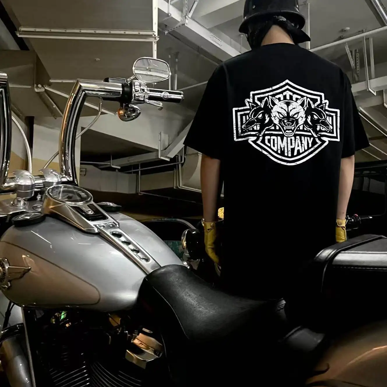 Men's Women's Oversized Crew Neck T-Shirt Motor Company Wild Wolf Badge Motorcycle Short Sleeve Retro Biker Streetwear Tee