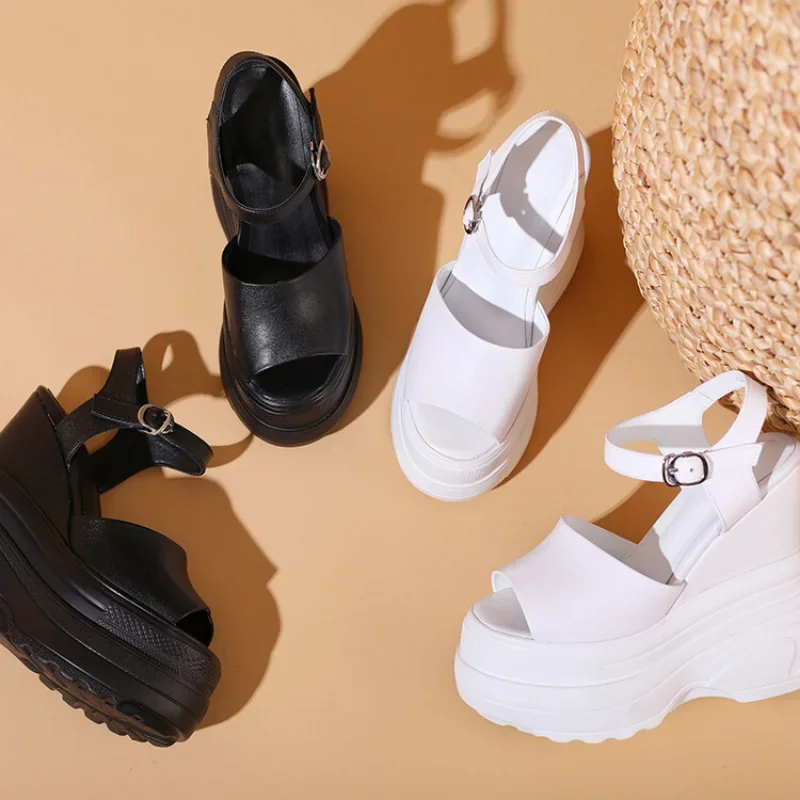 Sandales à l'offre elles compensées en cuir véritable pour femmes, chaussures de plage coordonnantes, plate-forme décontractée légère, nouvelle mode 2024