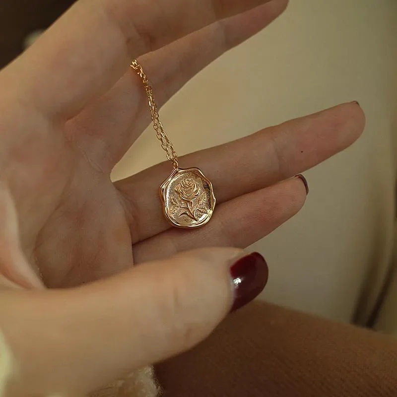 Light luxury sweet style irregular circular rose flower necklace exquisite oil painting style Pendant gift wedding jewelry