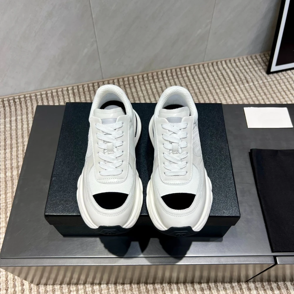 

2025 New Luxury Women Casual Shoes Famous Brand White Flat Board Sneakers Lightweight Women High Quality Designer Running Shoes