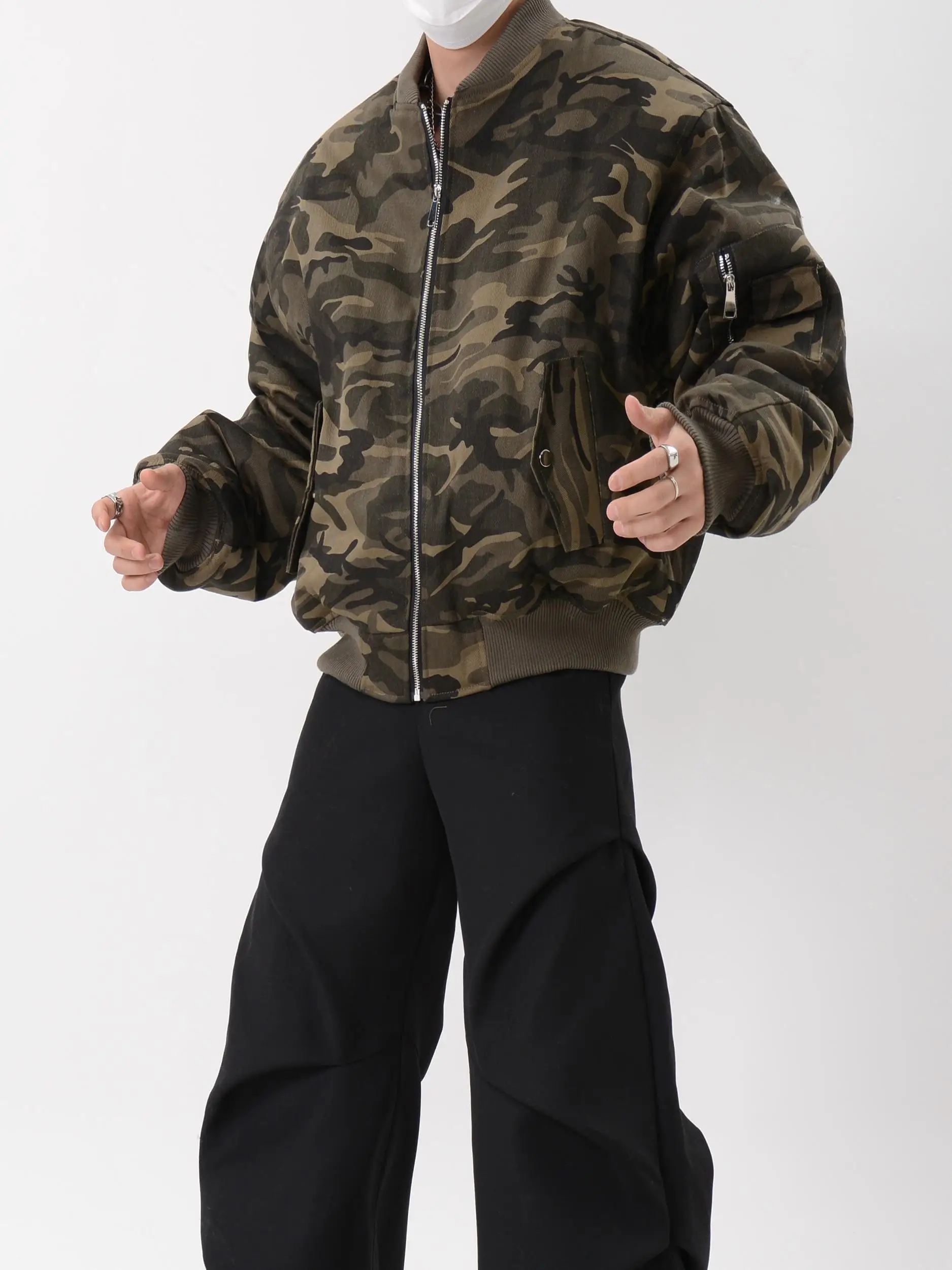 

Тяжелая промышленность Модельер Стиль Ретро Камуфляж Бейсбольная куртка на хлопковой подкладке Пальто Деконструкция Толстая свободная куртка