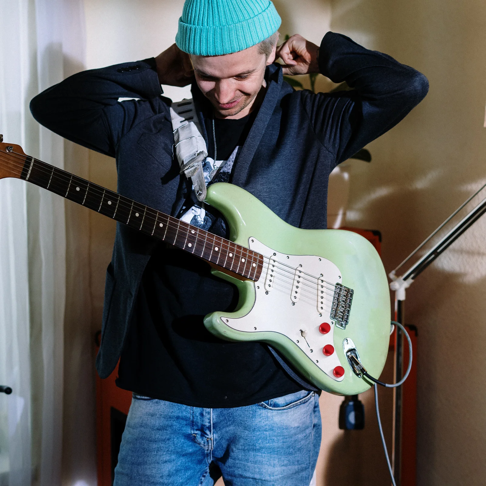 

2pcs Metal For Electric Volume Knobs Bass Electric Guitar Accessories Replacement Guitar Parts Music Instrument Accessories