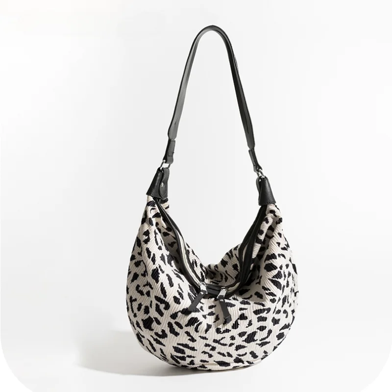 Original Design Fashion High-end Messenger Bags Leopard Print Shoulder Bag Daily Versatile Temperament Crescent Dumpling Bags