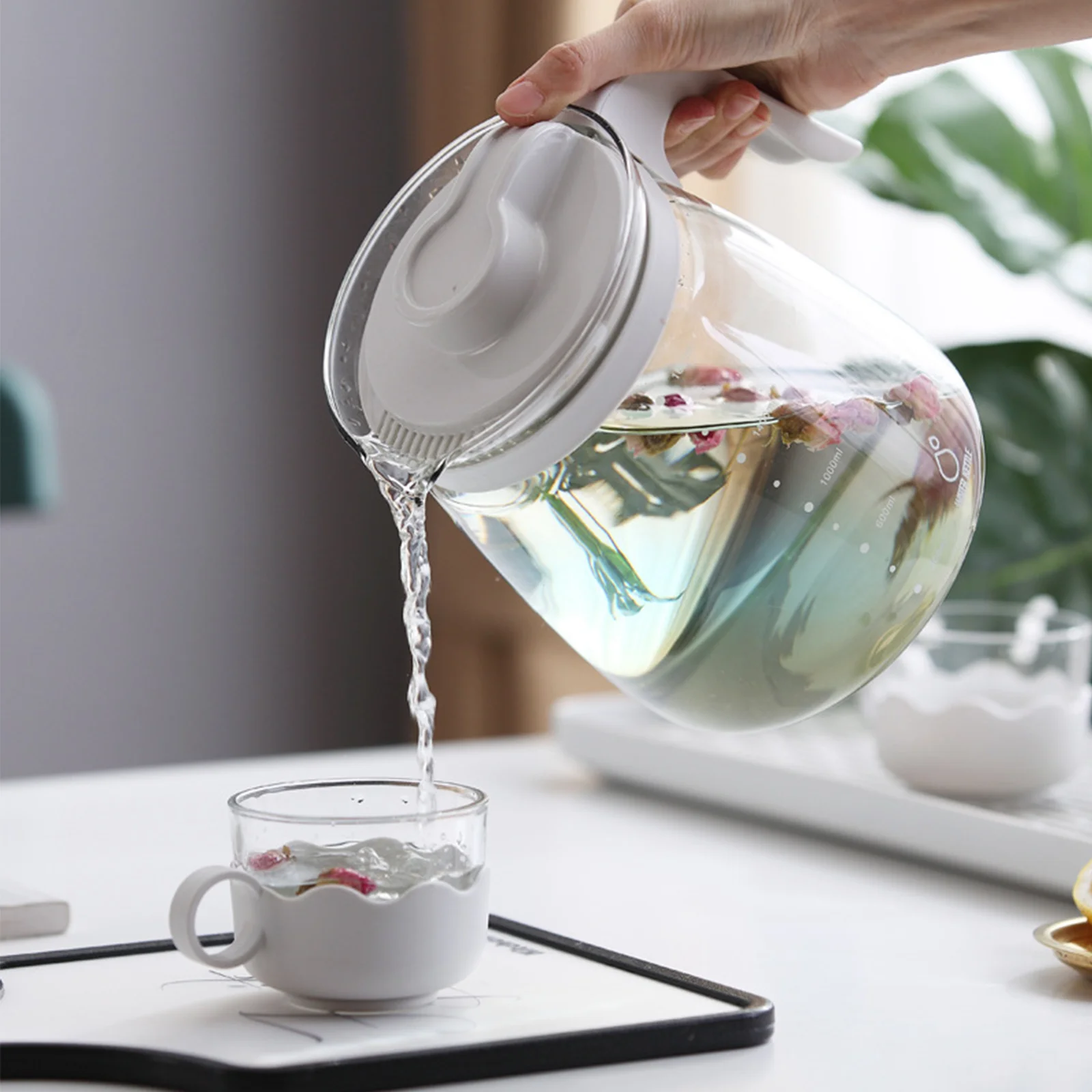 

1Pcs Large Capacity Practical Glass Filtration Tea Pot for Home Office Restaurant Use Large Tea Pot Juice Jug