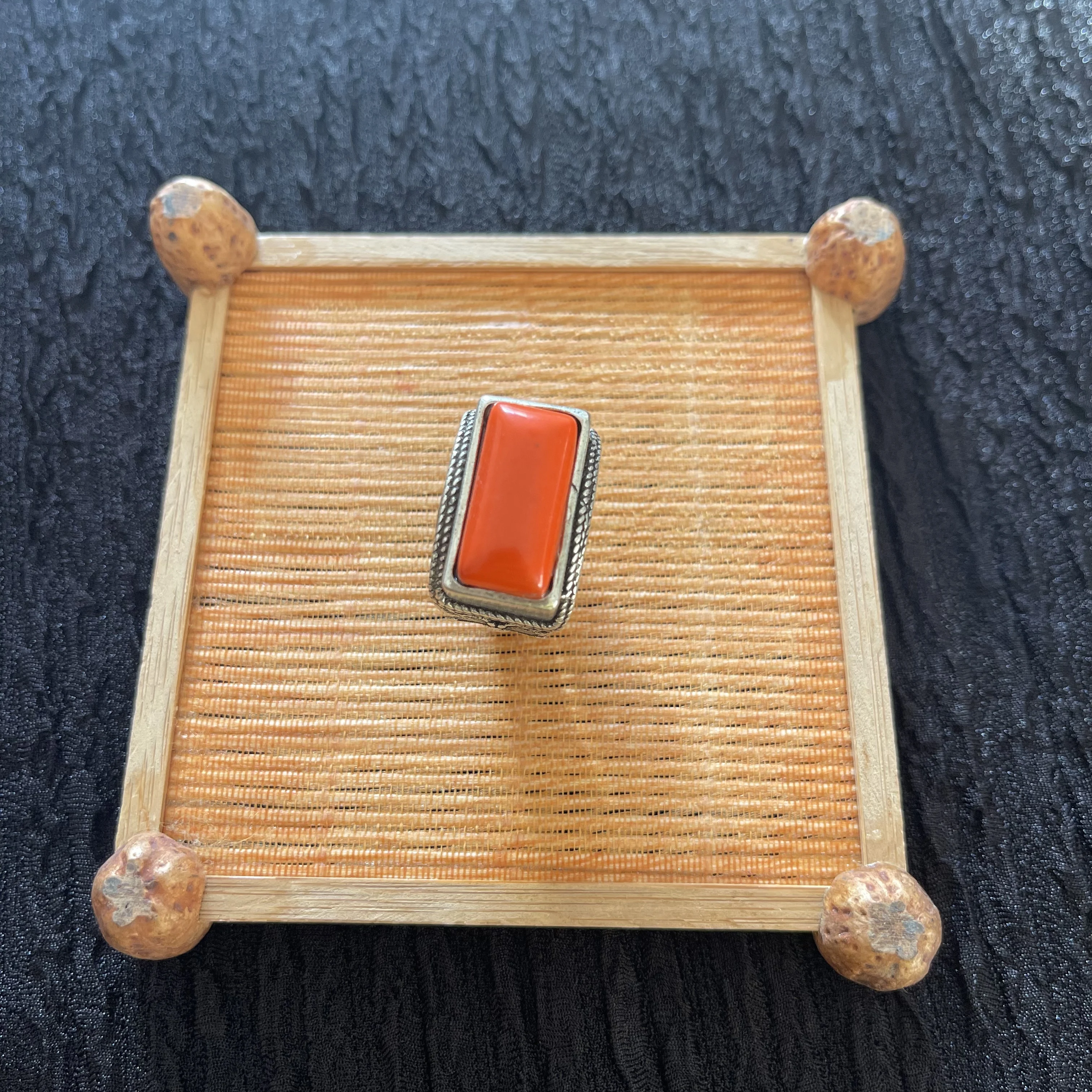 Vintage Tribal Style Men Ring Rectangular Red Synthetic Coral Stone Retro Antique Silver‑Tone Finger Ring Punk Ethnic Male State