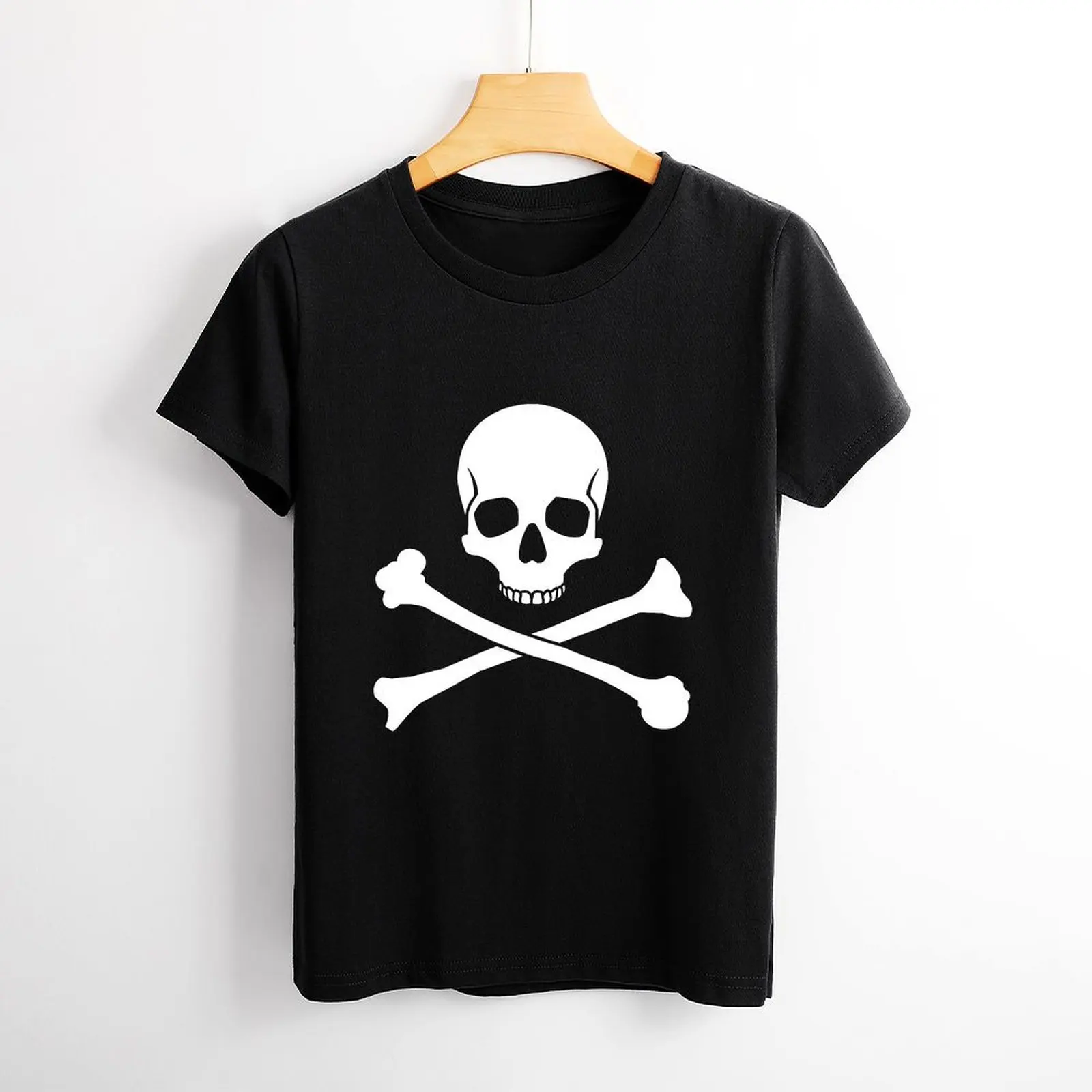 Skull and Crossbones Pirate On Women Print T Shirt Graphic Shirt Casual Short Sleeved Female Tee T-Shirt Size S-4XL