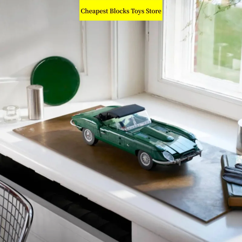 2026 New Vintage British Roadster Display Model 1673pcs Christmas Gifts for Adult Building Blocks Bricks Convertible Sports Car