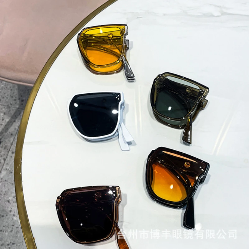 

2023 Easy Carry Vintage Fold Sunglass For Men Women Brand Design Classic Square Sunglasses With Case Travel Glasses Gafas De Sol