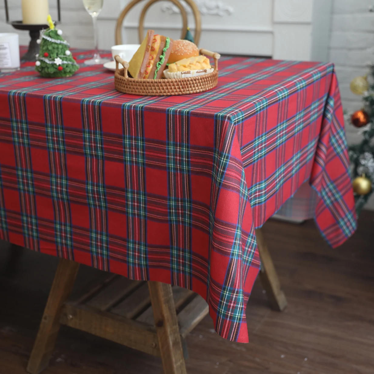 

Velvet Plaid Tablecloths,Wipeable Reusable Smooth Table Cover for Christmas Outdoor Picnic Dining Table,Vintage Red Lattice