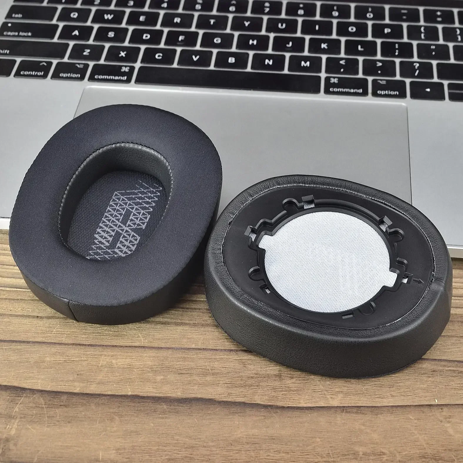 

Replacement Earpads for JBL Live 500BT / Live 500 BT Headphones Earmuff Ear Cushion Pads BAOMAND