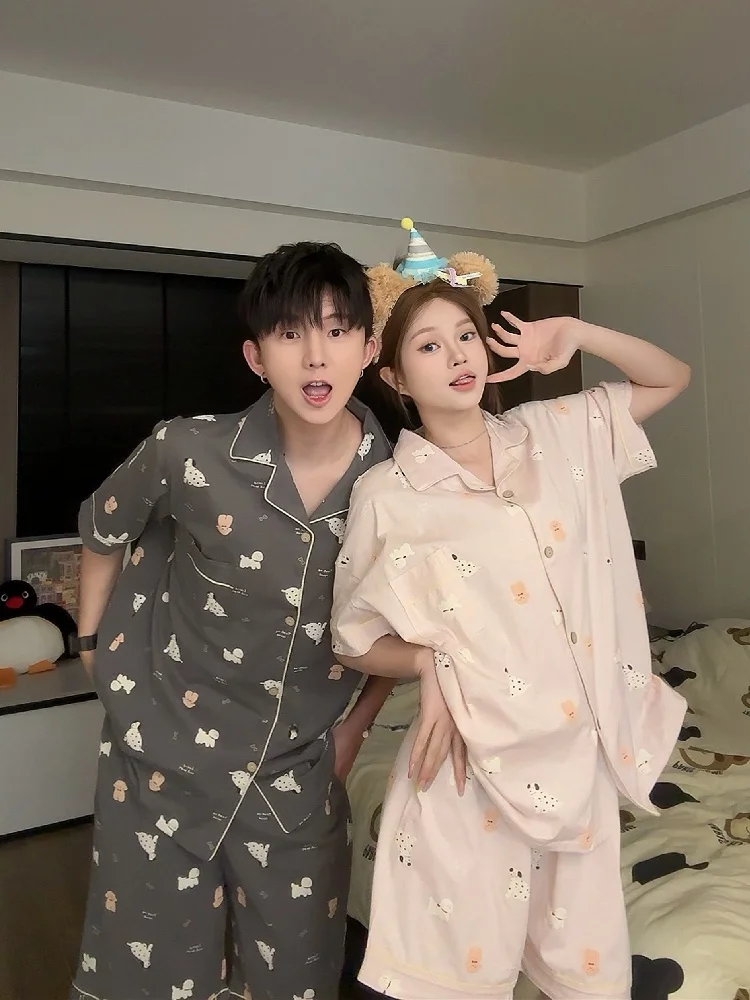 ชุดนอนผ้าฝ้ายลายการ์ตูนสุนัขสำหรับคู่รัก เสื้อยืดและกางเกงขาสั้น ชุดนอนลำลองสำหรับผู้ชายและผู้หญิง ระบายอากาศได้ดีสำหรับฤดูร้อน