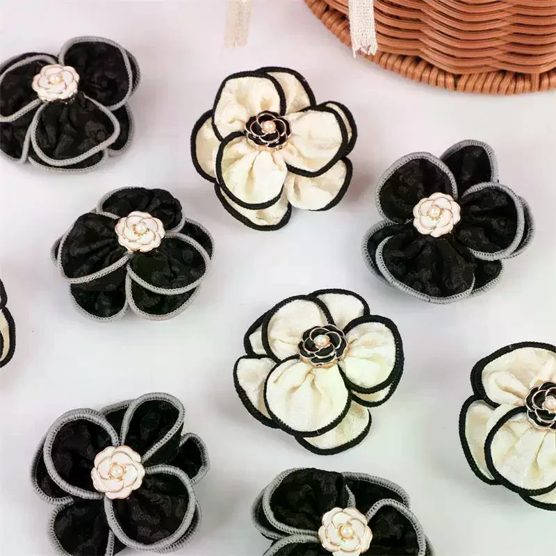 Camellia Brooch Black White Fabric Badge Mourning Funeral Corsage Pin High-end French Elegant Bag Clothes Scarf Accessory Brooch