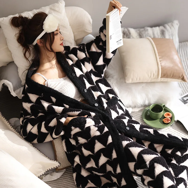 

Winter Coral Fleece Medium Length Robe Women's Korean Thick Warm Hooded Pants Two Piece Set Can Be Worn Externally