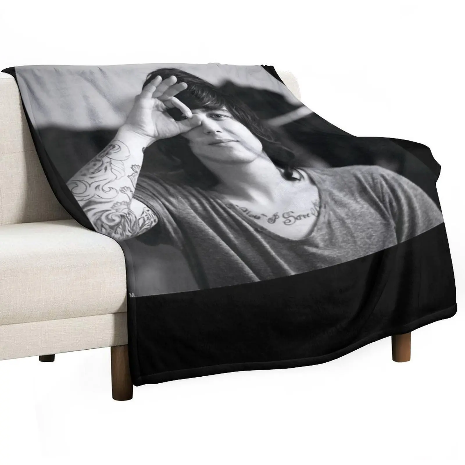 

Kellin Quinn 04 Classic Throw Blanket Warm Plush Fuzzy Blanket for Living Room