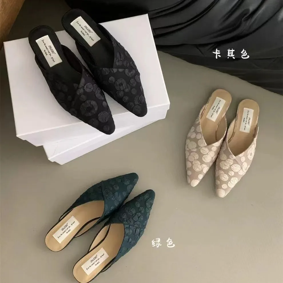 

Retro New Chinese Pointed Shoes for Women 2024 New Thin Heel Style Back Air Sandals Satin Jacquard Chinese Style Women's Shoes