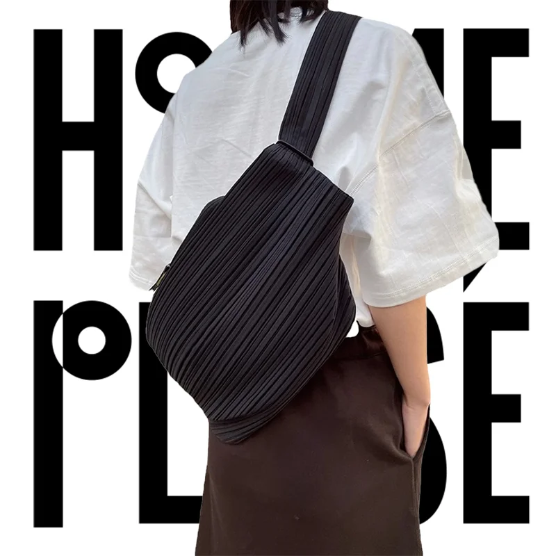 Pleated Shoulder Messenger Bag 2023 Fashion Design Luxury Brand Teacher Vintage Fashion Vagrant Bag Men's And Women's Handbag