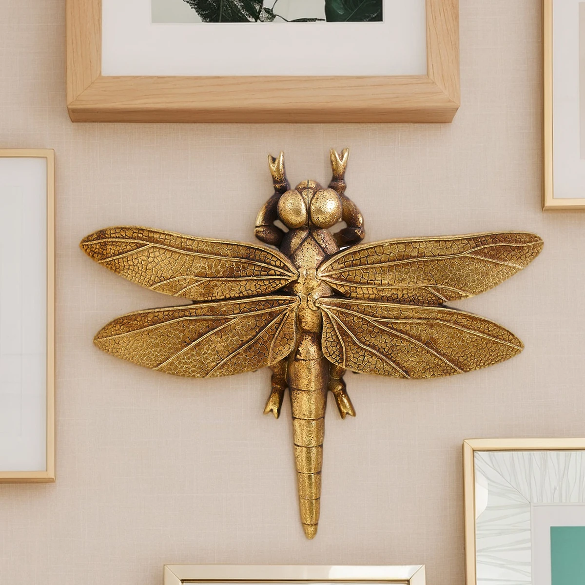 1 Stück, goldene Libelle aus Kunstharz, Heimdekoration, Wandbehang, Familienparty-Insektenhaus-Hängedekoration
