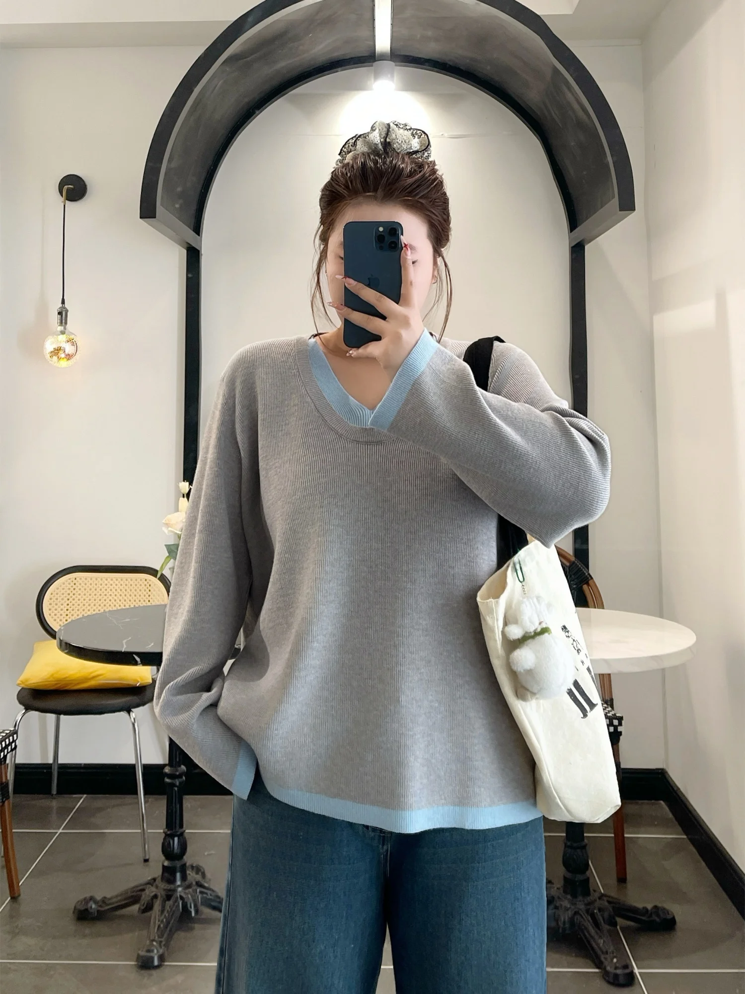 

Unique Knitted Thick Sister Large Size Women's Fashionable Fake Two-Piece T-Shirt Commute Style Standard Fit Long Sleeve V-Neck