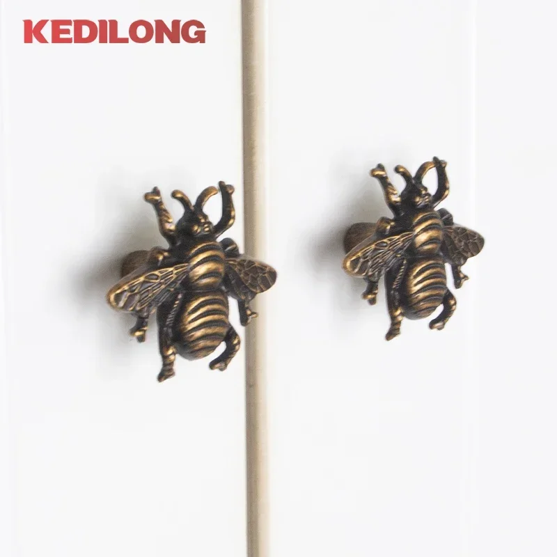 KEDLO Moderner, minimalistischer goldener Insektenschubladenknopf, Küchenschrank, silberner Bienengriff, amerikanischer Retro-Bronze-Zuggriff