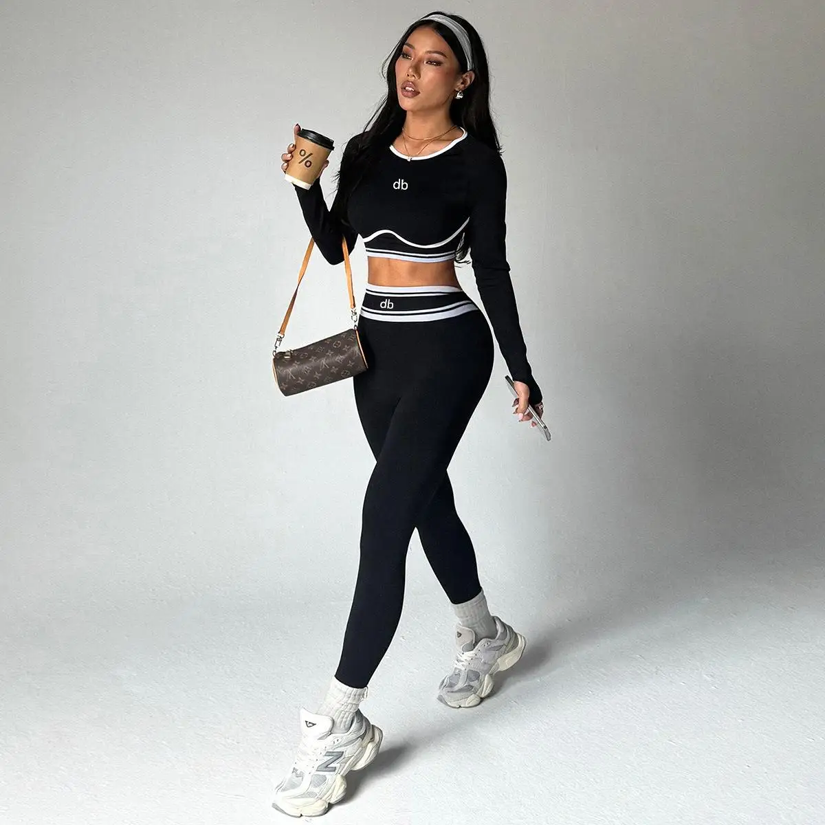 2026 Long-Sleeved Sports Set for Ladies - New Fall/Winter Style Round-neck Yoga Set for Fitness and Sports Yoga Clothing