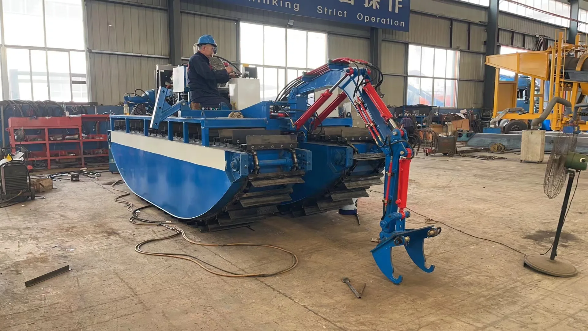 

Keda Amphibians Water Weed Harvester /weed T-type Cutter With Bucket Collecting Rake and Fork