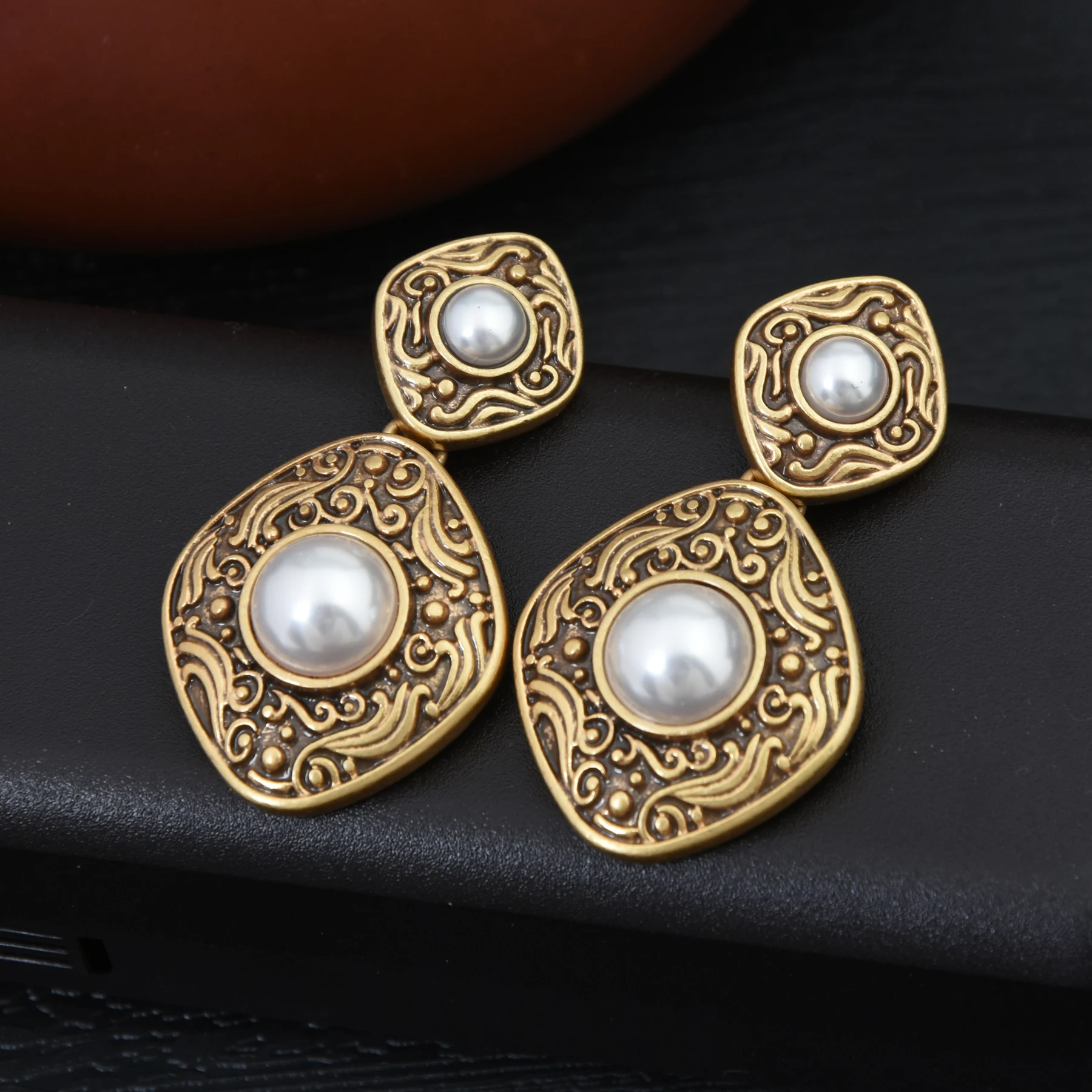 Middle vintage vintage minority earrings court style earrings light luxury style high-grade gold temperament pearl earrings girl