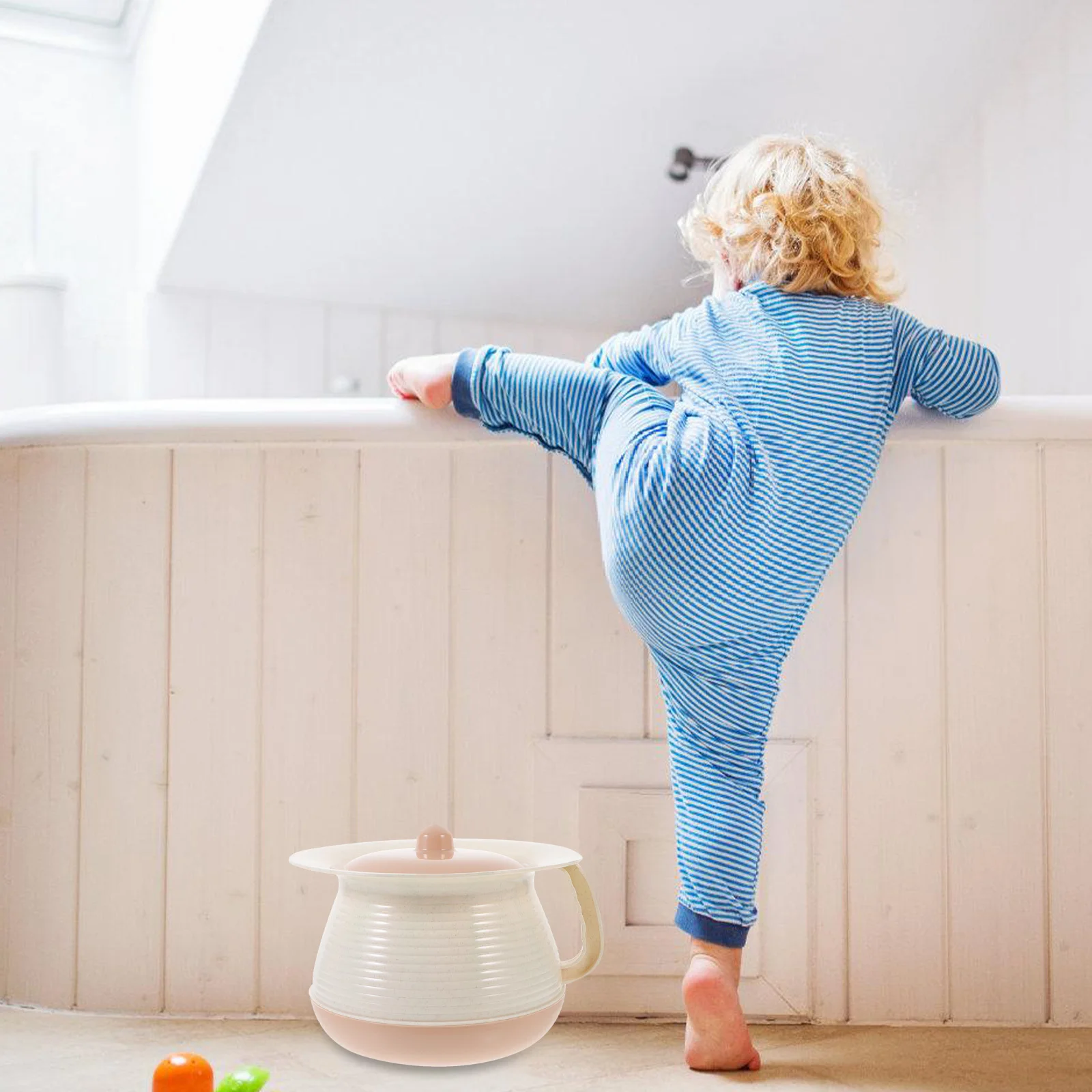 

Plastic Chamber Pot With Lid Portable Urine Bucket For Kids Elderly Home Use Bedside Toilet Nighttime Urinal Camping Travel