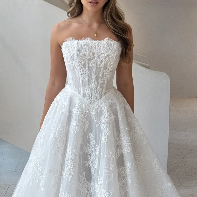 Lace White Appliques Wedding Dresses of Off-Shoulder Lace Flower Decal A-Line Decal off-shoulder Bridal Gowns Made Customized