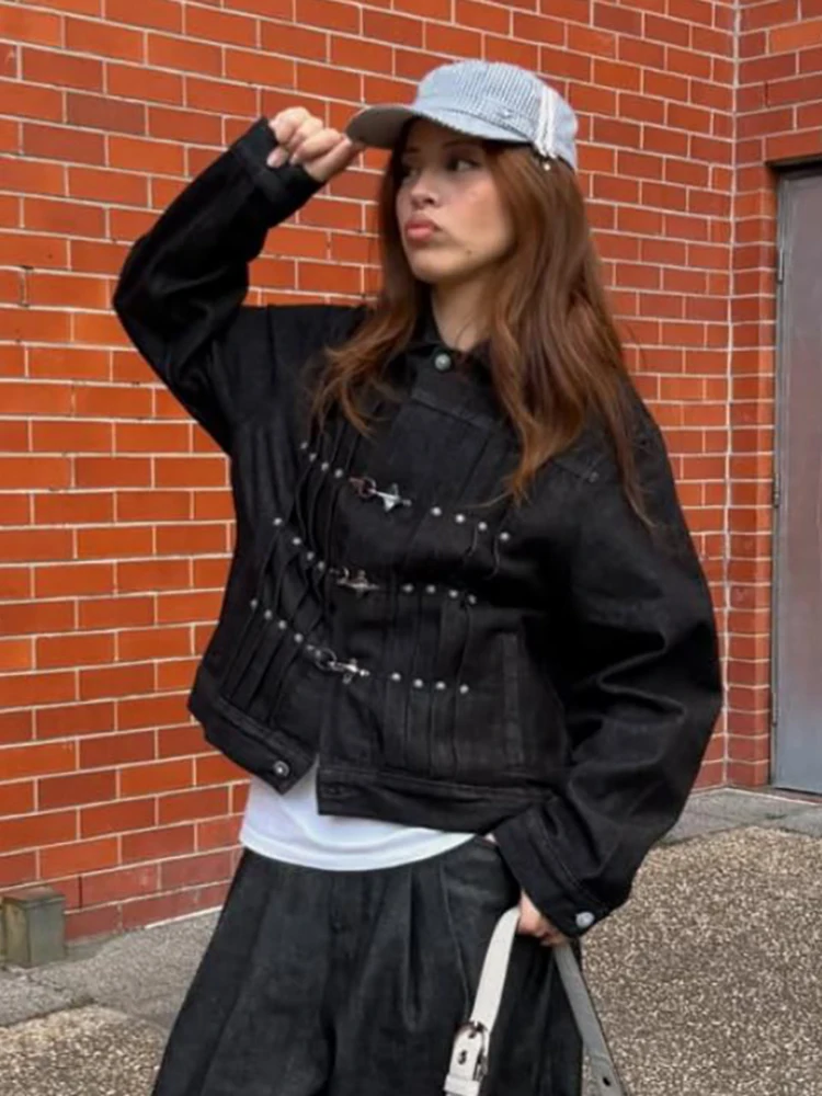 Retro Black Denim Metal Buckle Jacket Women Chic Pleated Front Rivet Decoration Lapel Loose Coat Fall Street Style Outerwear New