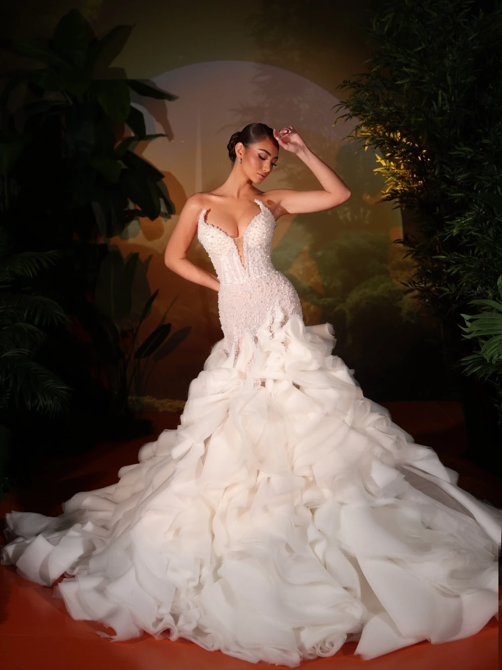 Luxury Sexy Deep V Neck Mermaid Bridal Gown Pearls Beaded Ruffled Skirt Wedding Dress Customized Delicate Romantic Bride Wear