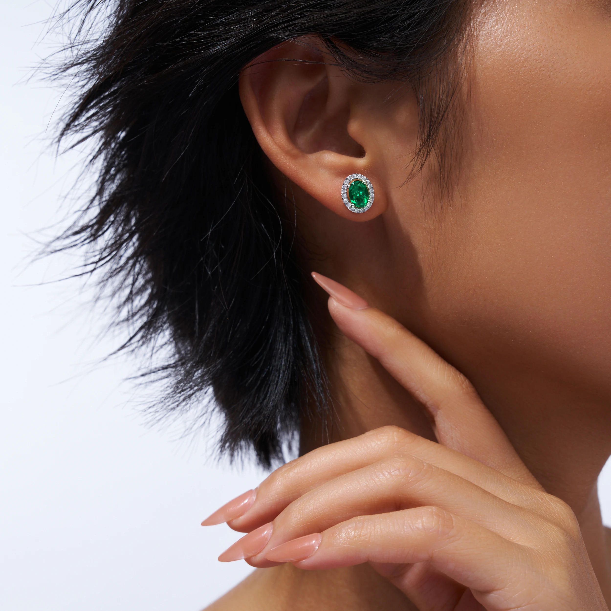 JIUZUAN 2pcs Oval 5x7mm Lab Emerald Stud Earrings S925 Silver 18K Gold Plated Halo Prong Setting Elegant Green Earrings