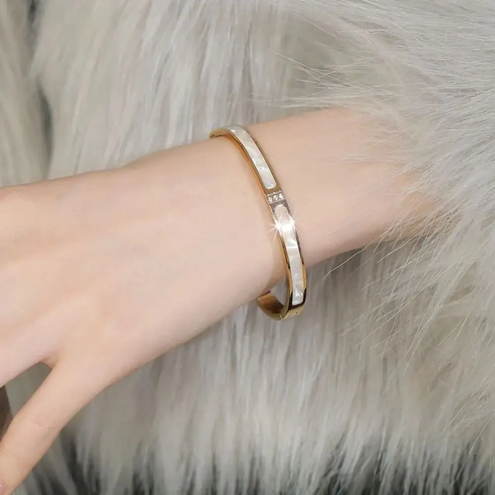 Classic Simple Style Shell Mother Bracelet Luxury Plating Titanium Steel Bangles Jewelry Gift Couple Bracelets Wedding