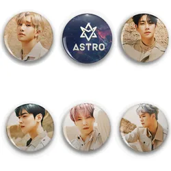 Kpop ASTRO Classic Circle Photo emblemi Badge Rocky JIN JIN Yoon SanHa Eun Woo Moon Bin MJ ornamento per i fan regalo da collezione