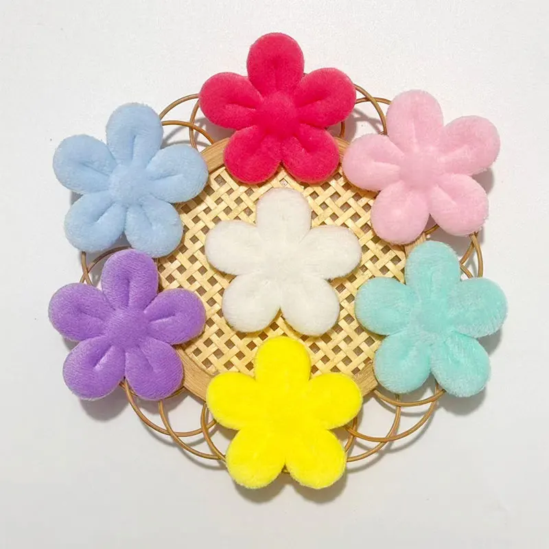 50 Stück 4,5 cm Plüsch-Applikationen mit fünf Blütenblättern, gepolstert, für DIY-Haarspangen, Kleidung, Schuhe, Mützen, Dekorationen, Patches für kreatives Basteln – Detail 1