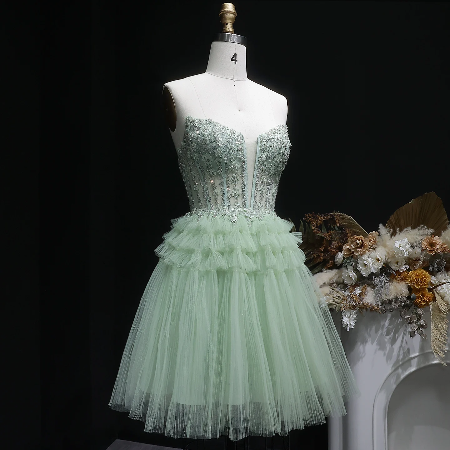 Sharon Said Grünes trägerloses Homecoming-Kleid mit tiefem V-Ausschnitt, Perlenbesetztem Korsett, gestuftem Tüll, Dubai Mini Cocktail- und Abendkleid RM137 Maßanfertigung – Detail 5