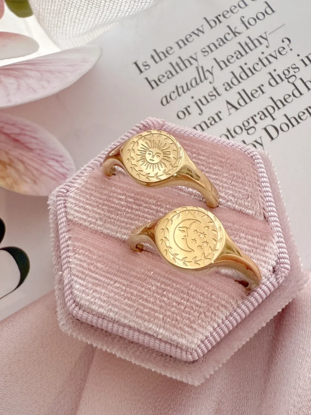 

Non-Fading Bathing n Gold Print Retro Women's Ring Luxury Unique Design Jewelry Faionable round ape Star Pattern