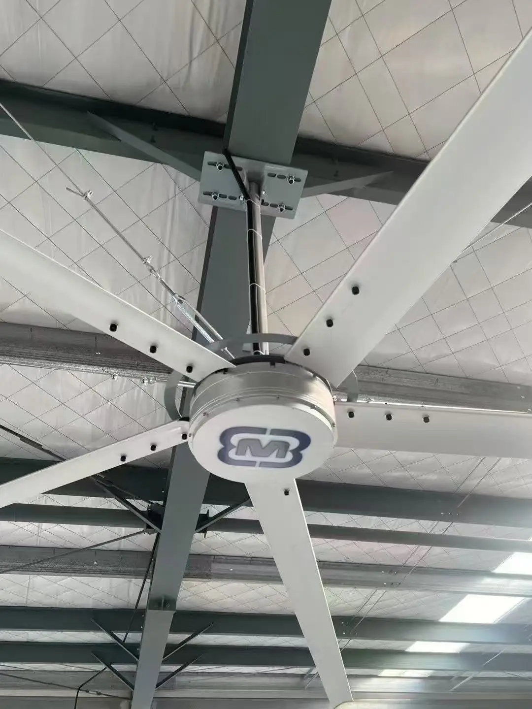 6 Blades HVLS Industrial Ceiling Fan with Advanced Drive System and Inverter Controller