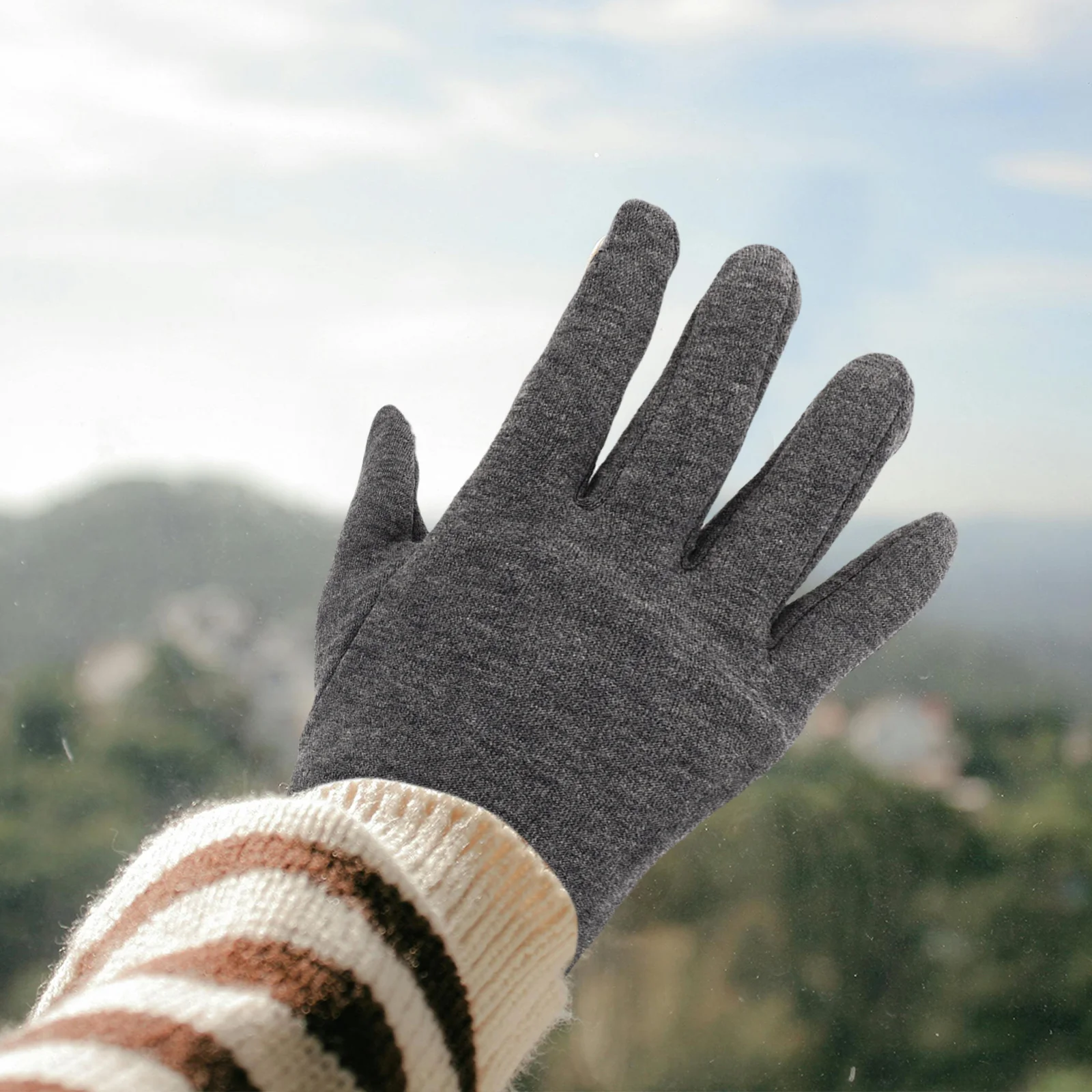 

1Pair USB Heated Gloves Screen Compatible Cycling Anti-Slip Hand Warming Motorcycle Gloves Heated Mittens