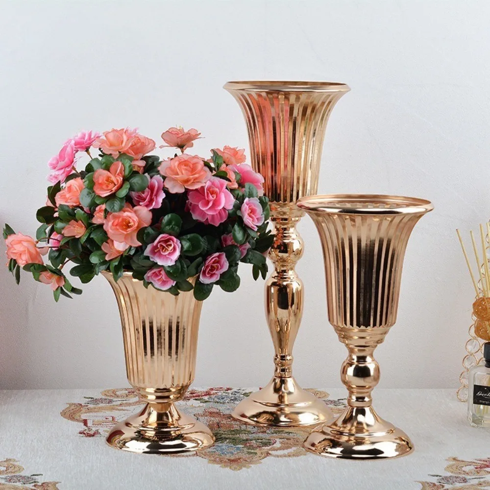 

Creative Metal Flower Stand Golden Trumpet Shape Art Flowers Vase Table Decoration Vase Flower Utensils