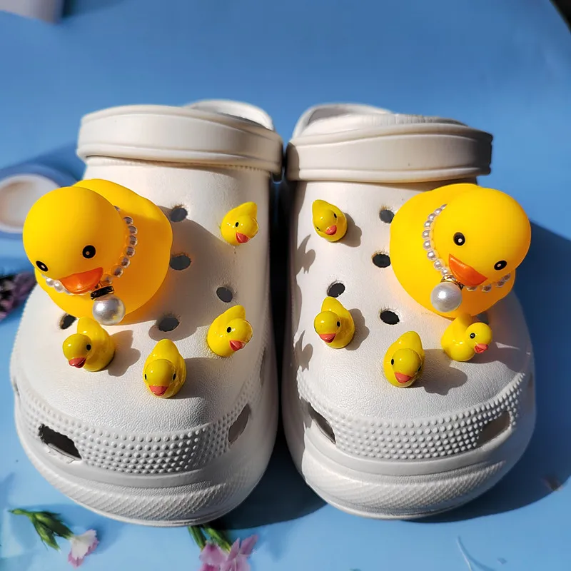 New Whole Set Hot Sale DIY Hole Shoes Charms for Little Yellow Duck Charms Designer Quality Garden Shoe Decoration Girl Gift