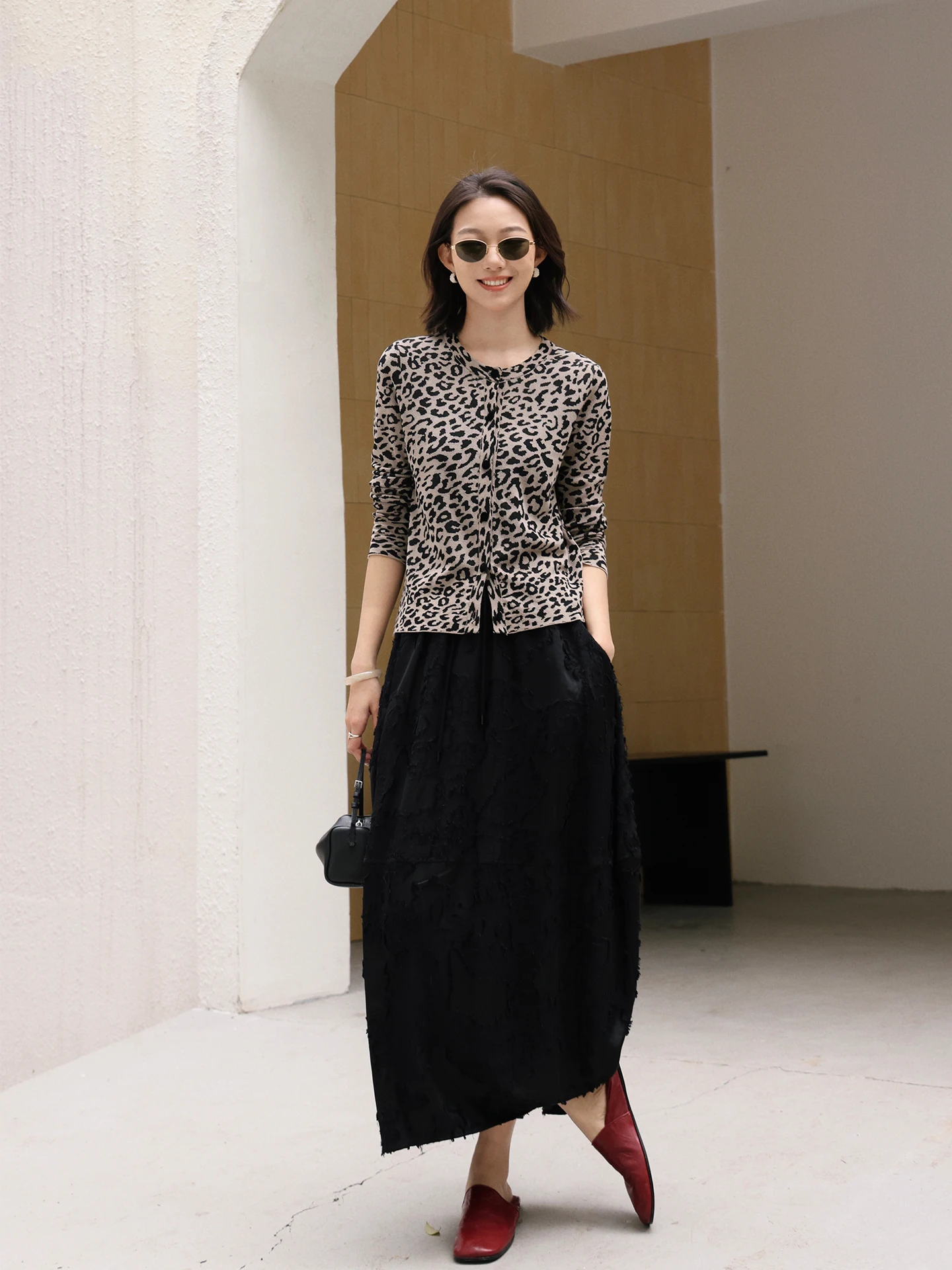 

Модный ретро-комплект: вязаный кардиган с леопардовым принтом и юбка-полусолнце, женский, весна-лето, новый стиль, с цветочной вышивкой