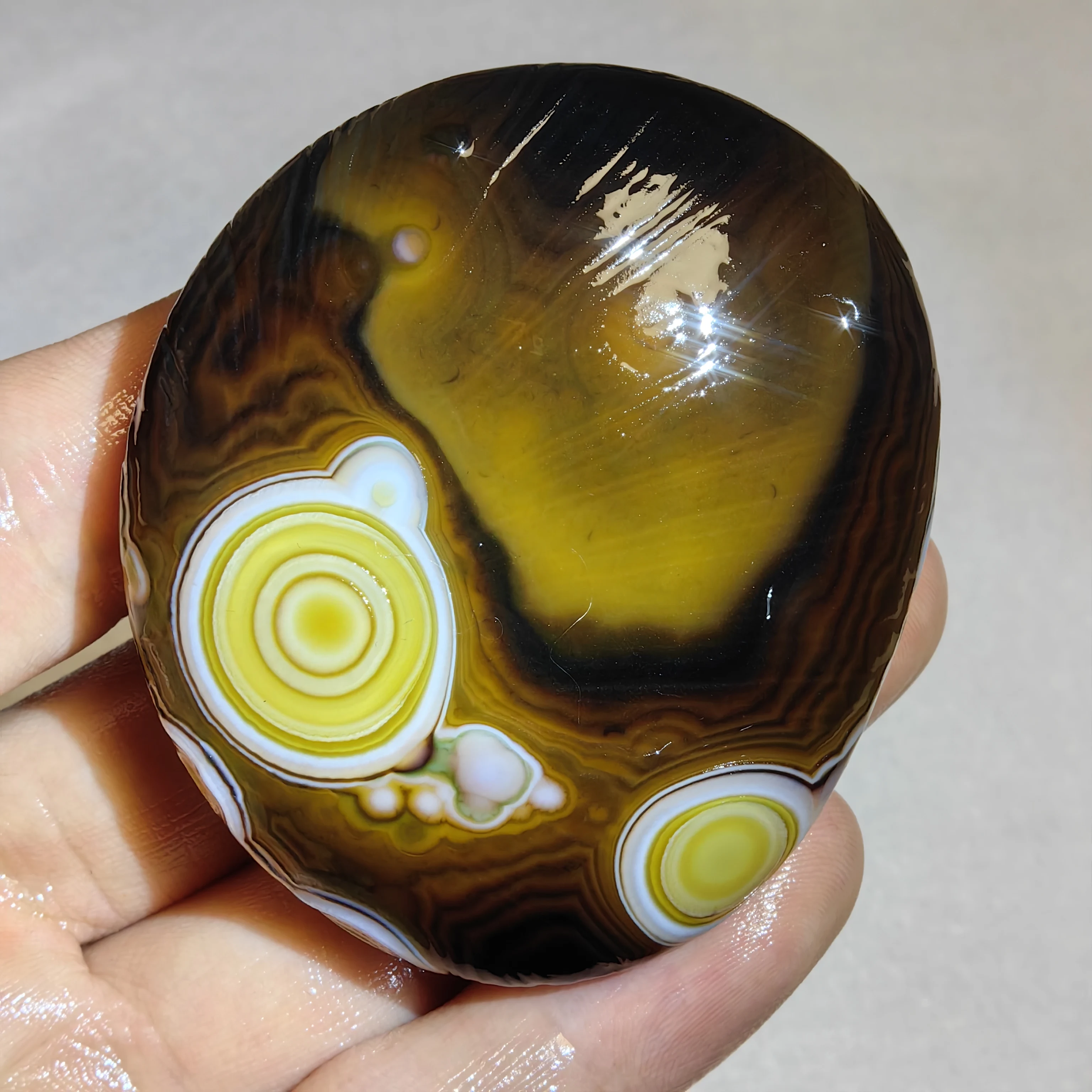 Unprocessed Eye Texture Stone Agate Palm Stone for Reiki Practices, Spiritual Jewelry & Attracting Prosperity Home Decor