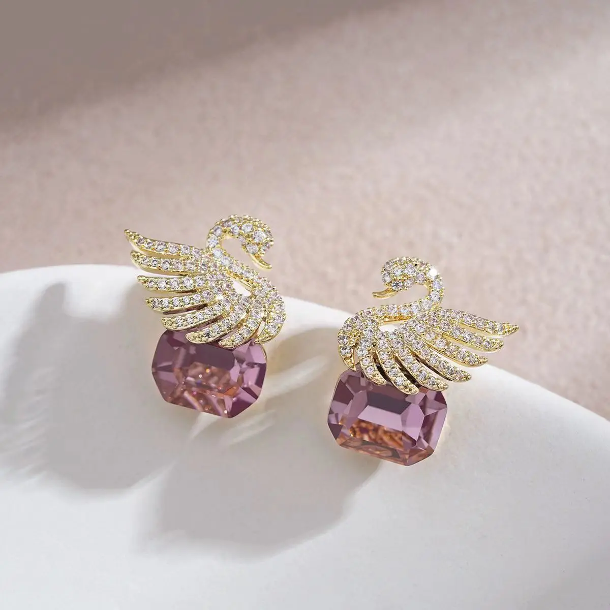 Brincos de cisne coreano bonito para mulheres, zircão roxo brilhante, brincos, moda, strass, jóias de casamento, presentes de festa