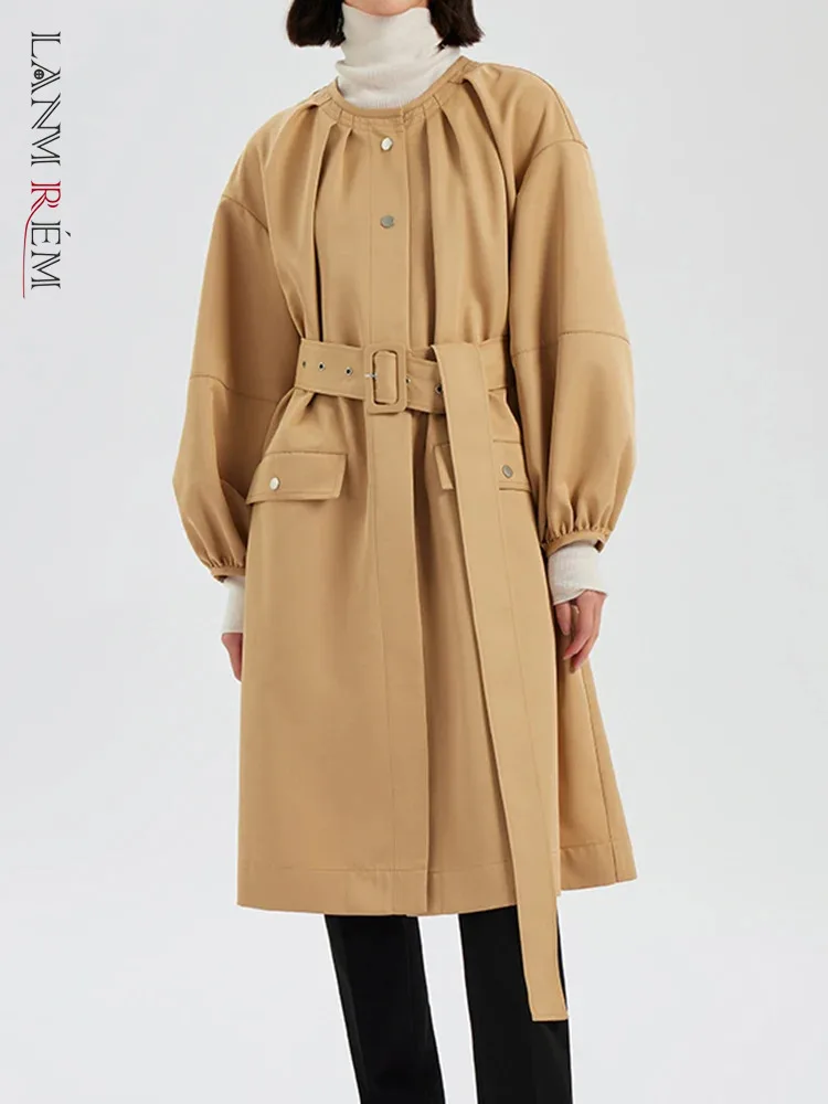 

[LANMREM] Belt Gathered Waist Trench For Women Round Neck Single Breasted Office Lady Windbreaker 2024 Autumn New CP2927