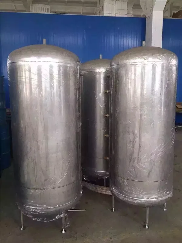 سخان الماء الساخن المعزول من الفولاذ المقاوم للصدأ 0.6 ميجا باسكال يعمل بالطاقة الشمسية