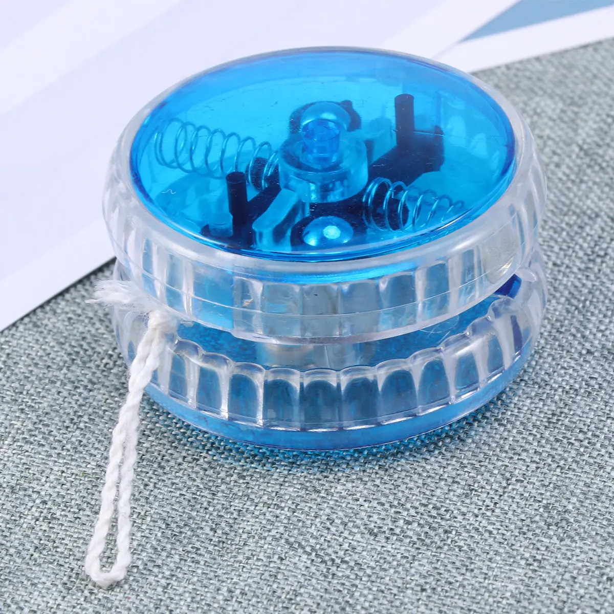 5Pcs Flashing Yo-Yo Ball Colorful Plastic Yoyos Fun Indoor Outdoor Activity Creative LED Luminous Yoyo Early Learning Patience