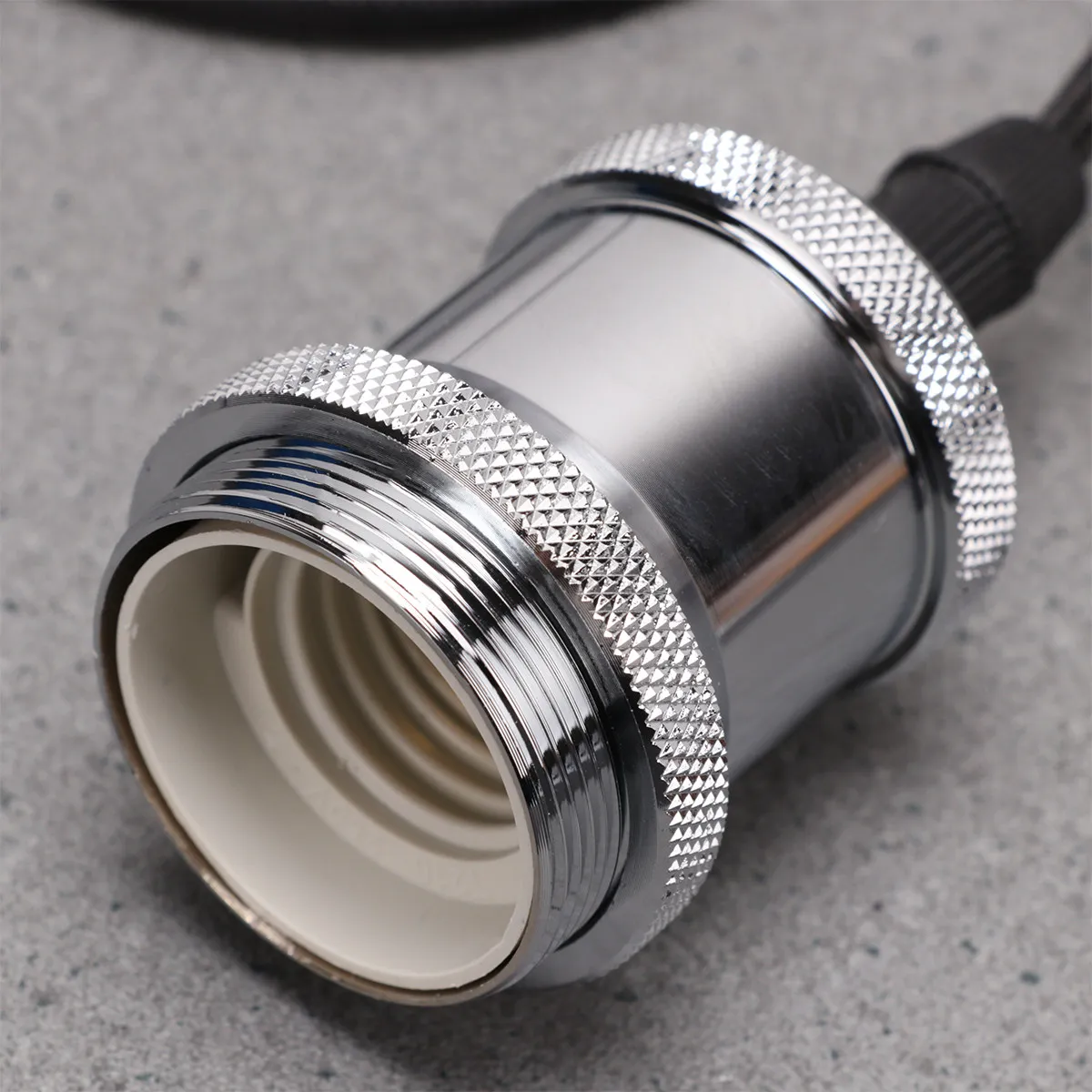 

Retro Lamp Holder E27 Vintage Light Base Chrome Finish Sturdy Reliable Multi-Function Lamp Socket for Home Decoration Long Term