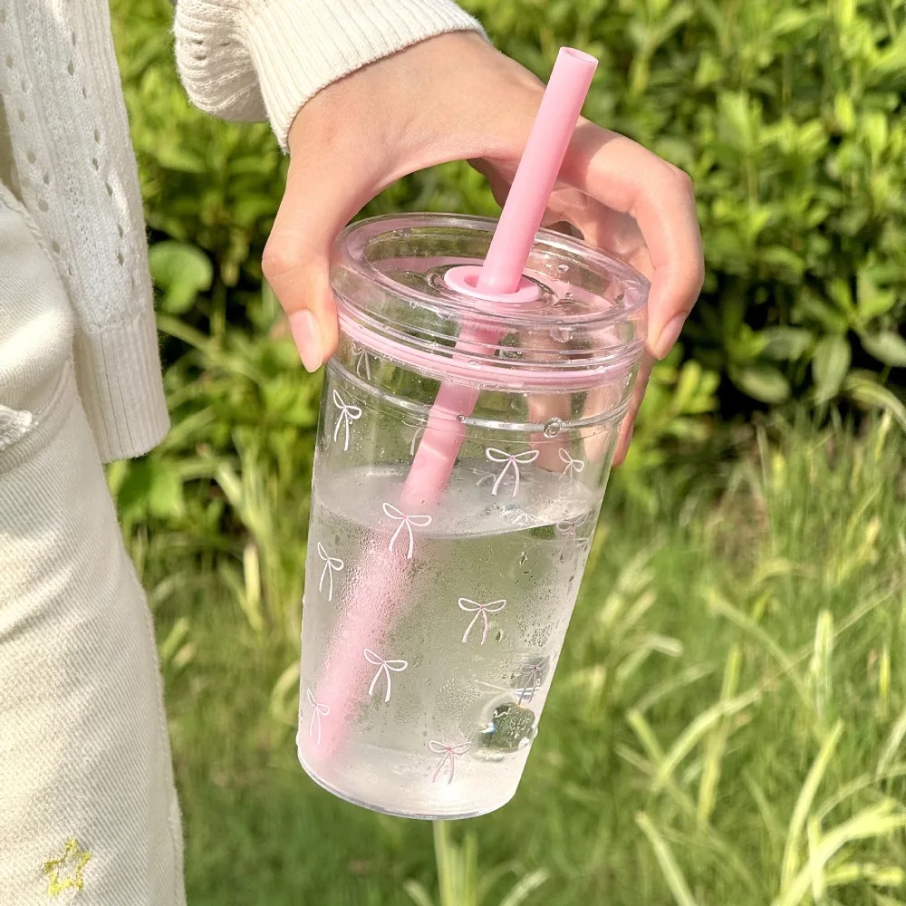 

Simple Plastic Water bottle Bowknot Pattern Large Capacity Cold Drinking Cup 450ml with Straws Coffee Cup for Students